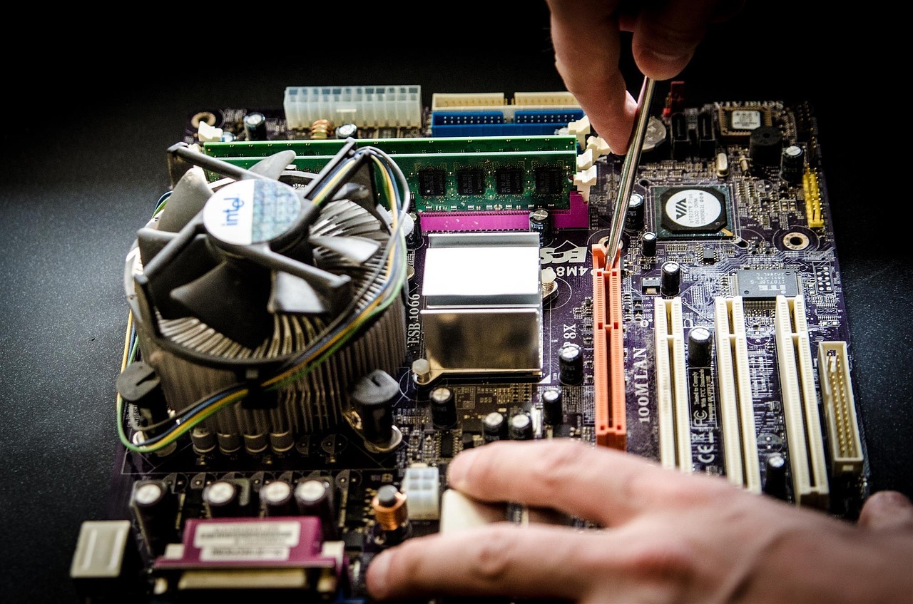 computer repair service electronics hardware specialist components technology